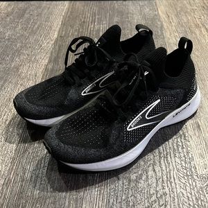 Womens Brooks Athletic Shoes Size 7